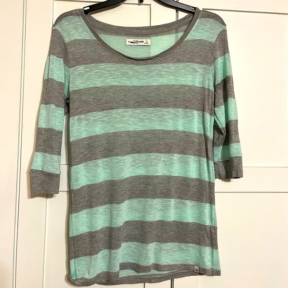 Teal and grey quarter sleeve lightweight sweater